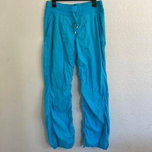 Lululemon turquoise dance paint size 10
